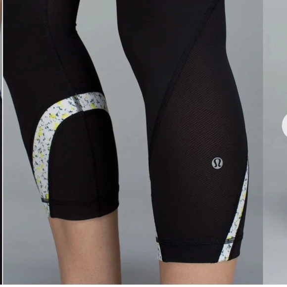 Lululemon Run Inspire Crop Leggings Black Neutral Blush Floral Athletic Pants 4 - Picture 4 of 12